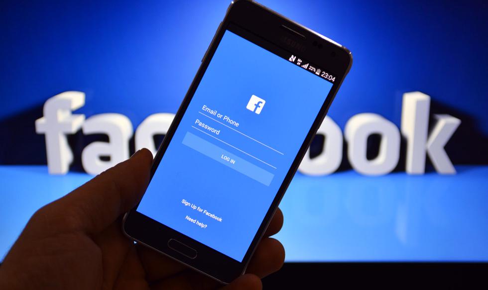 FOTO 14 | Demandar a Facebook. Facebook debe también pedir el acuerdo explícito de los internautas antes de "filtrar y jerarquizar los contenidos" a los que tienen acceso.