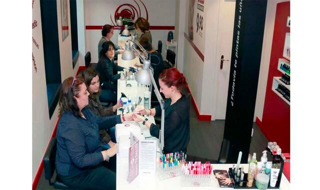 FOTO 9 | Nails Factory. La principal ventaja competitiva de la franquicia se basa en "ofrecer el mejor y más completo servicio para el cuidado y decoración de las uñas".  Nails Factory destaca cuatro puntos básicos donde focaliza su valor añadid