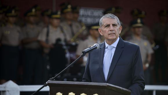 El ministro del Interior, Víctor Torres, afronta una moción de interpelación en el Congreso.