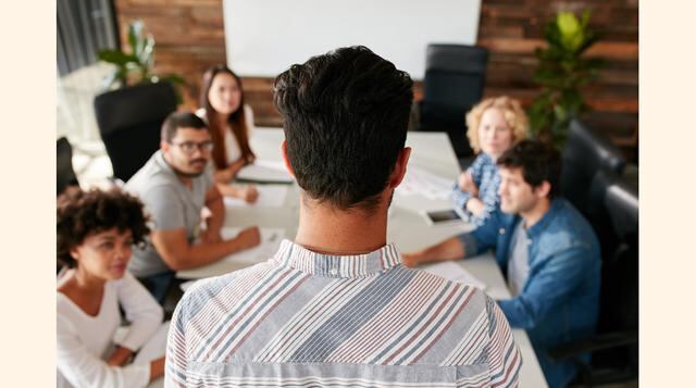 Definir objetivos comunes.  Los equipos deportivos han abandonado en gran parte (aunque no totalmente) los incentivos por desempeño individual. Esto favorece el foco en el trabajo colaborativo y en el funcionamiento del equipo como un todo, por encima de 