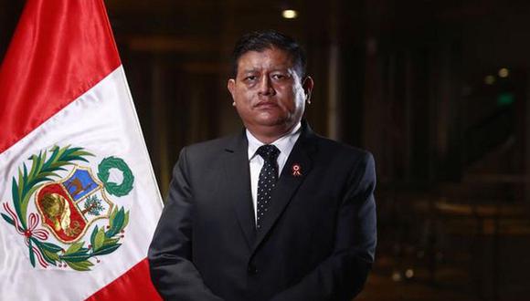 Walter Ayala renuncia a su cargo como ministro de Defensa