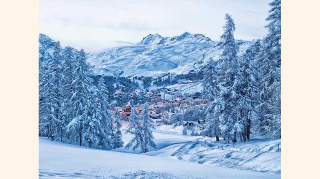 14. Valle Engadina, Suiza:  El especial y romántico “polvo luz de diamante” del Valle Engadina ha estado atrayendo a numerosos visitantes a esta parte de Suiza por más de tres siglos. La pantalla deslumbrante atmosférica se crea en los días fríos de invie