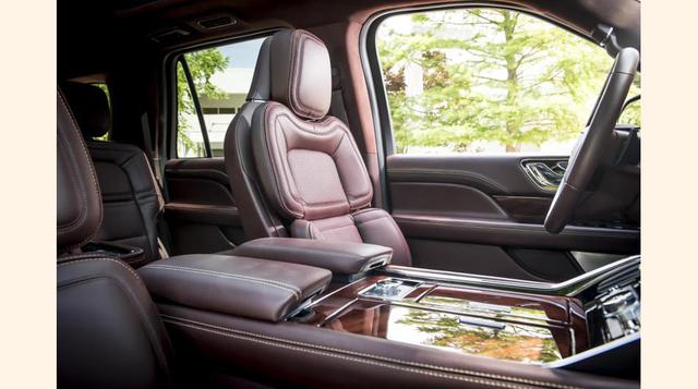 FOTO 10 | El tema 'Destination', es el último que la serie Black Label ofrece para la Lincoln Navigator 2018. Su color vino tinto recuerda lo mejor de las cabinas de los autos de lujo de los años 70, sin evocar nada de lo malo.