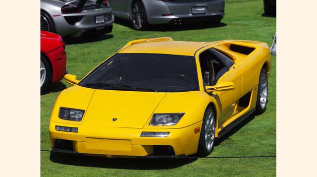 Lamborghini Diablo Vt 1997 – US$ 304,000. Tump compró su Lamborghini Diablo a finales de los años 90, cuando costaba como 304,000 $. Parece que hace no mucho tiempo lo puso en venta en eBay y que a su nuevo dueño le costo más o menos 456,000.