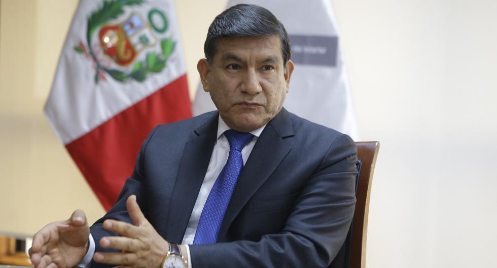 Ministro del Interior, Carlos Morán, precisó que 400 policías que brindaban seguridad a congresistas serán destinados a otras labores. (Foto: GEC)