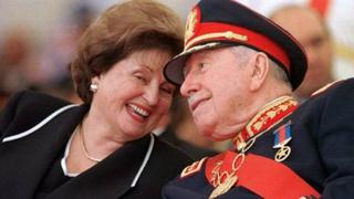 Corte chilena ordena restituir bienes por US$ 4.8 millones a familia de Pinochet