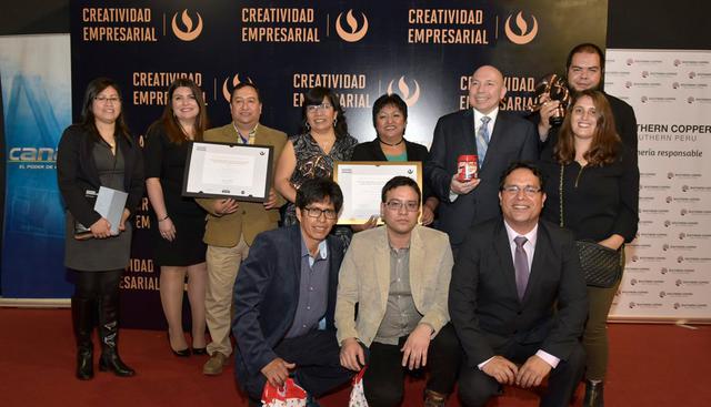Waala recibió el Premio Especial “Espíritu Emprendedor” por su iniciativa “Forticao Chocolate, una dulce innovación para vencer la anemia nutricional”. Premio presentado por Caja Sullana.