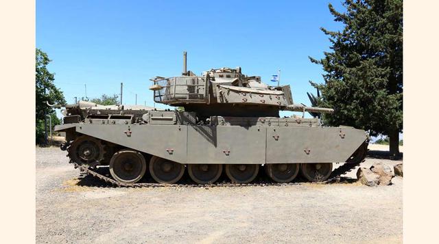 FOTO 14 | Tanque blindado, con un formato de disco volador que, tras cuatro siglos ganaría utilidad, el modelo sirvió de base para la creación del tanque blindado usado durante la Primera Guerra Mundial.