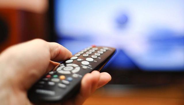 FOTO 3 | 3. Cultiva una relación de experiencia. Los expertos son los más buscados. Prende la televisión y en cualquier canal verás un desfile de gente dando su perspectiva sobre la salud, seguridad en los aviones, economía, cambio del clima, entre otros.

Particularmente en tiempos de incertidumbre, acorralamos a los expertos y descubrimos lo que se debe hacer para ganar o evitar la pérdida. Si eres más como un generalista, encuentra maneras para adentrarte en la materia que pueda beneficiar a otros y comparte esa información donde se necesite. La clave es hacer que los datos sean accesibles y fáciles de entender. Te darás cuenta que las miradas estarán en ti y la curiosidad reemplazará la confusión.