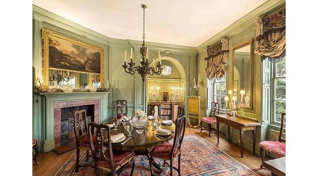 CASA EN LONDRES, LA CASA DE MICHAEL BLOOMBERG, EX ALCALDE DE NUEVA YORK. El menos exótico es el ex alcalde de Nueva York, Michael Bloomberg, quien hace sus escapadas hacia su mansión en Londres. Se trata de una casa patrimonial de siete lujosísimas habita