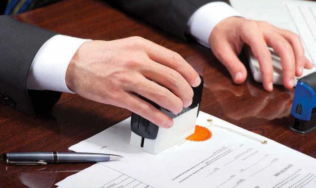 FOTO 9 | Flexibilidad en permisos. Todas las personas nos afrontamos a situaciones imprevistas, por ello es de suma importancia que la compañía ofrezca flexibilidad a sus empleados para momentos imprevistos como hospitalizaciones, emergencias familiares, cursos o títulos educativos, trámites, entre otros. Cuidando que el empleado que siga un proceso y cuente con una justificación válida, se sienta con la libertad de pedir los permisos cuando lo requiera.