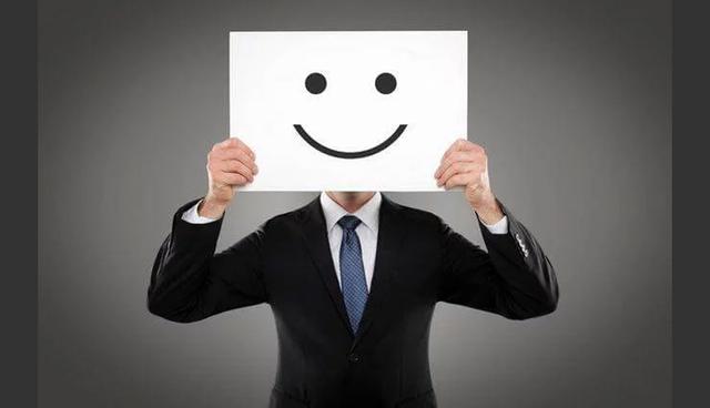 FOTO 13 | 13. Eres optimista. ¿Cuántas personas conoces que se la pasan echándole la culpa a todos y a todo por lo que no han logrado? Te aseguro que ninguna de esas personas tiene las mejores finanzas personales del mundo. 

Los millonarios no se quejan o echan culpas. En su lugar, aceptan los retos y buscan maneras de conquistarlos. (Foto: Difusión)