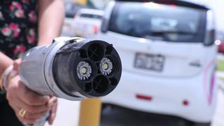 Ingeniero de la UNI desarrolla una estación de recarga para autos eléctricos, cómo funciona