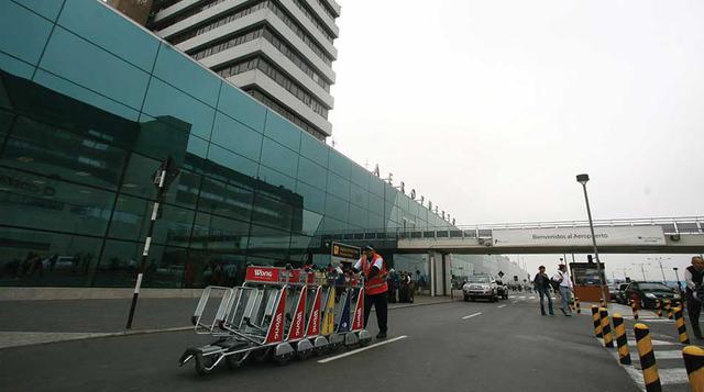 La construcción de la ampliación del aeropuerto Jorge Chávez iniciará el primer trimestre del 2017, anunció el ministro de Transportes y Comunicaciones, Martín Vizcarra, durante su participación en la CADE 2016. Vizcarra aseguró que se logró el levantamie