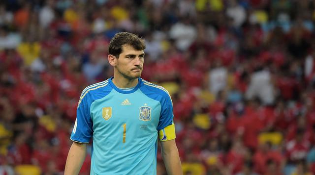 - Iker Casillas, guardameta español del Oporto de Portugal: "Mis condolencias por el accidente de avión en el que viajaba el @ChapecoenseReal. Momento duro para el fútbol! Mucho ánimo y fuerza".