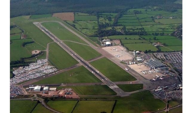 FOTO 5 | 6. Aeropuerto Internacional de Brístol, Reino Unido. Bristol es uno de los aeropuertos con mayor tráfico de Inglaterra. En el 2010 recibió una importante refacción que facilitó el traslado de los pasajeros desde y hacia el avión. Costo de aterriz