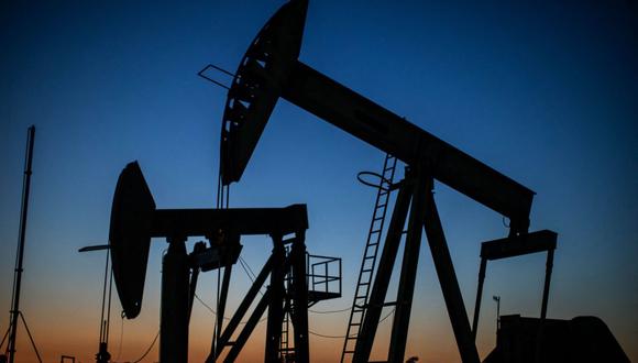 El petróleo subía el jueves, con los futuros del Brent en torno a los US$ 69 por barril. (APU GOMES / AFP).
