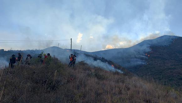 El incendio forestal en el Urubamba empezó cerca del centro poblado de Huayoccari en el Cusco.