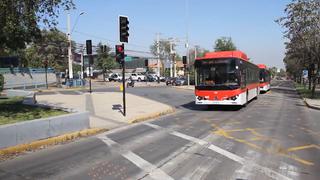 Chile fabrica buses eléctricos para reducir dependencia de combustibles fósiles