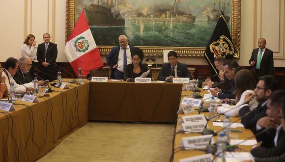 comisión de Economía, presidida por Rosangella Barbarán, aplazó el debate hasta el  4 de junio el inicio del debate. . (Foto: Congreso).