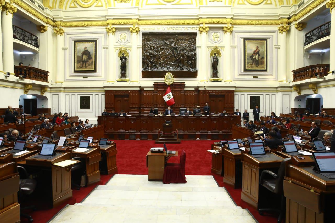 Los legisladores Pedro Olaechea, Nelly Cuadros, Julio Rosas, Sonia Echevarría y Marita Herrera solicitaron inscripción como nueva bancada. (Foto: Congreso)