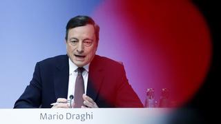 Draghi de BCE abre la puerta a cambio en política monetaria ante recuperación económica