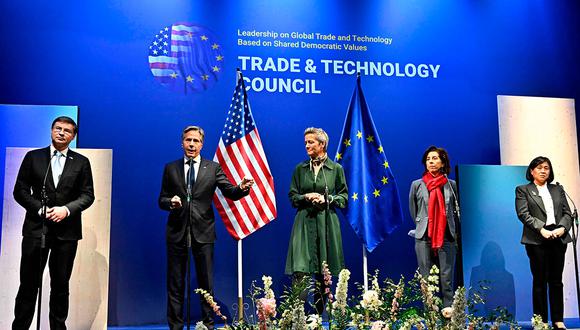 Conferencia de prensa final de la reunión del Consejo de Comercio y Tecnología entre la UE y EEUU (Foto AFP)