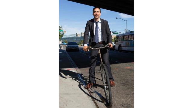 Tim Wu, profesor en la Universidad de Columbia, experto en monopolios y que ahora trabaja para el gobierno de Estados Unidos, dijo que "los beneficios en esta industria son relativamente obscenos". Estimó entre US$ 25 y US$ 50 el costo de fabric