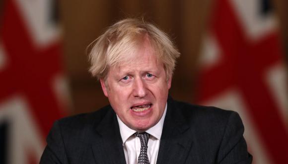 Boris Johnson anunció nuevas restricciones ante escalada de contagios en Reino Unido por nueva variante del coronavirus. (Foto: Heathcliff O'MALLEY / POOL / AFP).