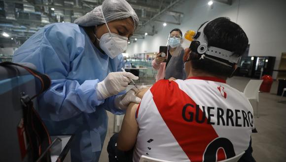 El Gobierno ha informado que el Perú cuenta a la fecha con más de 90 millones de vacunas contratadas para inmunizar a la ciudadanía contra el COVID-19. (Foto: GEC)