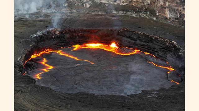 Volcán Erta Ale, Etiopía. El volcán Erta Ale ("montaña que humea") es el más activo de Etiopía, pues lleva en erupción desde 1967. Se dice que los habitantes de la zona apenas se acercan a él porque consideran que está habitado por espíritus mal