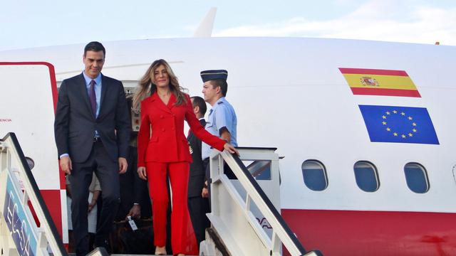 El presidente español, Pedro Sánchez, y su esposa María Begoña Gómez. (EFE).