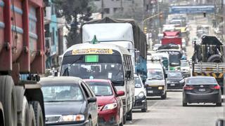Carretera Central: filas de vehículos y congestión por cierre de bypass en Huachipa