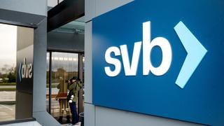 Wall Street cae en tanto colapso de SVB alimenta temores de contagio bancario