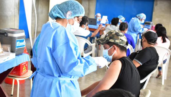 Tres de los fallecidos en las últimas 24 horas eran de Piura. Actualmente en esta región se vacuna a la población a partir de los 26 años. (Fotor Diresa Piura)