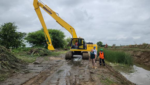 Midagri continúa trabajo de descolmatación y limpieza de drenes en puntos críticos de Piura. Foto: Midagri