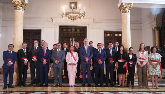 La presidenta Dina Boluarte tomó juramento a los nuevos ministros de Estado el último 01 de abril.