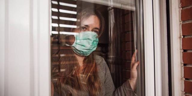 FOTO 1 | Debemos tener un enfoque nacional consistente para los encierros que se imponen para contener la propagación de la enfermedad. En Estados Unidos, algunos estados no están en cuarentena por completo como “receta para el desastre”. Debido a que las personas pueden viajar libremente a través de las fronteras estatales, también puede hacerlo el virus. (Foto:iStock)