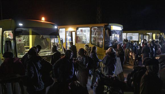 Cientos de desplazados internos de Mariupol y pueblos cercanos llegan a Zaporizhzhia, Ucrania.