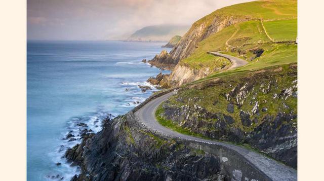 FOTO 16 | La Ruta del Slea Head transcurre por la carretera R559, una ruta circular con comienzo y fin en la ciudad de Dingle, condado de Kerry, Irlanda: casi 50 kilómetros en el extremo occidental de una península que 'National Geographic' ha l