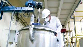 Investigador de la UNI crea dispositivo para fermentar mosto de uva para pisco