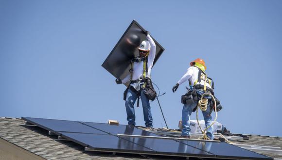 Los defensores de la energía solar argumentaron que la propuesta revisada seguía incumpliendo la intencionalidad del mandato solar del estado, que pide que las nuevas viviendas generen su propia energía.