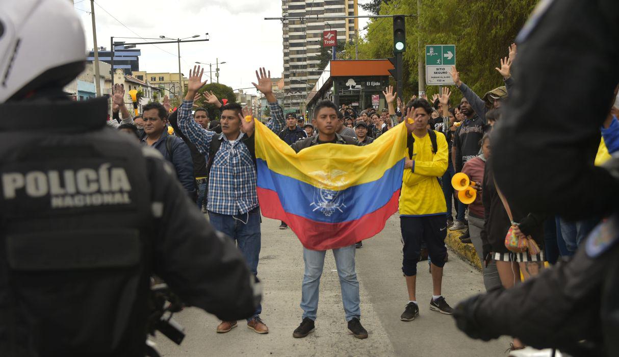 Para el analista económico Pablo Dávalos, el centro de la protesta es el llamado “paquetazo” de medidas aplicadas y defendidas por Lenin Moreno. (Foto: AFP)