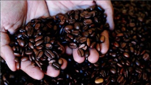 Exportaciones peruanas de café cayeron 9.7% en abril