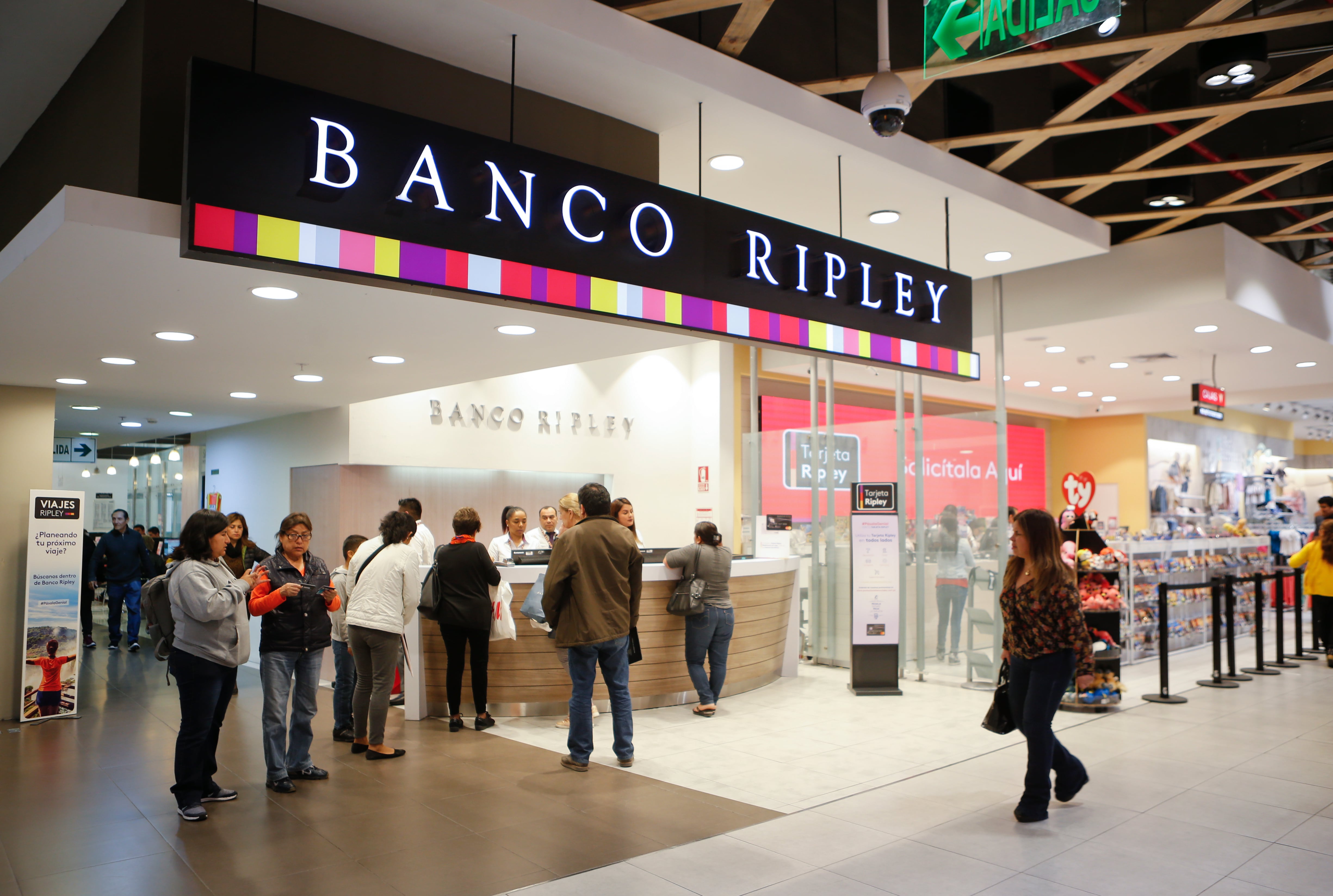 Banco Ripley es uno de los 19 bancos que operan en el país. (Foto: Manuel Melgar/GEC)