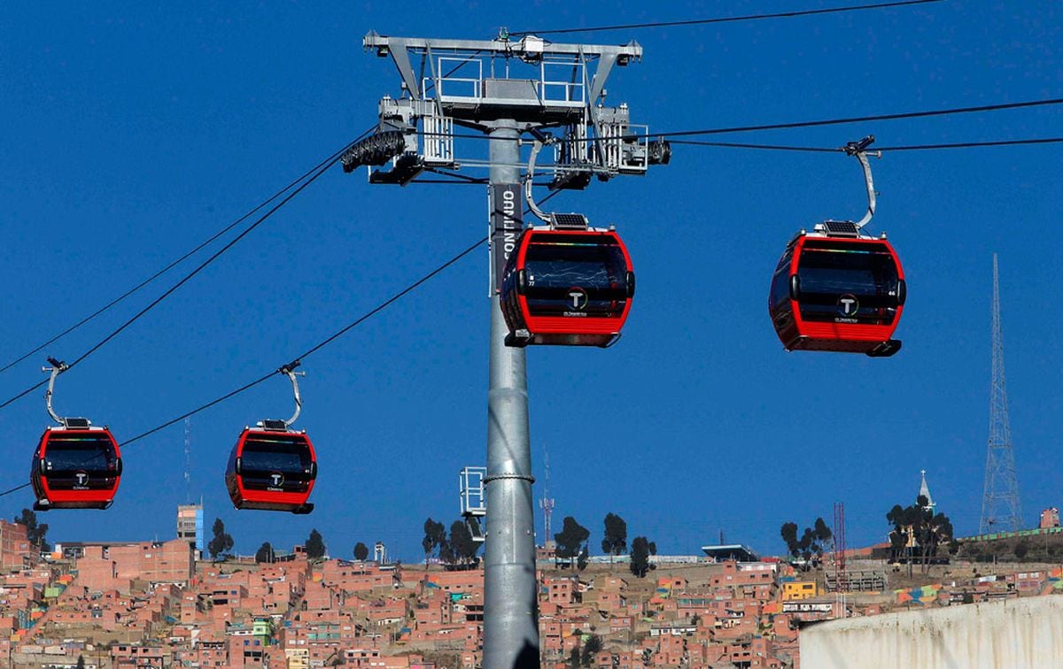 El teleférico también surgió como respuesta a la topografía de La Paz, ciudad situada en una hondonada con grandes barrancos, 420 metros por debajo de El Alto. (Foto: difusión)