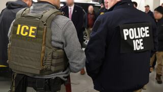 Se hicieron pasar como agentes de ICE para asustar a inmigrantes latinos pero terminaron arrestados por sus acciones