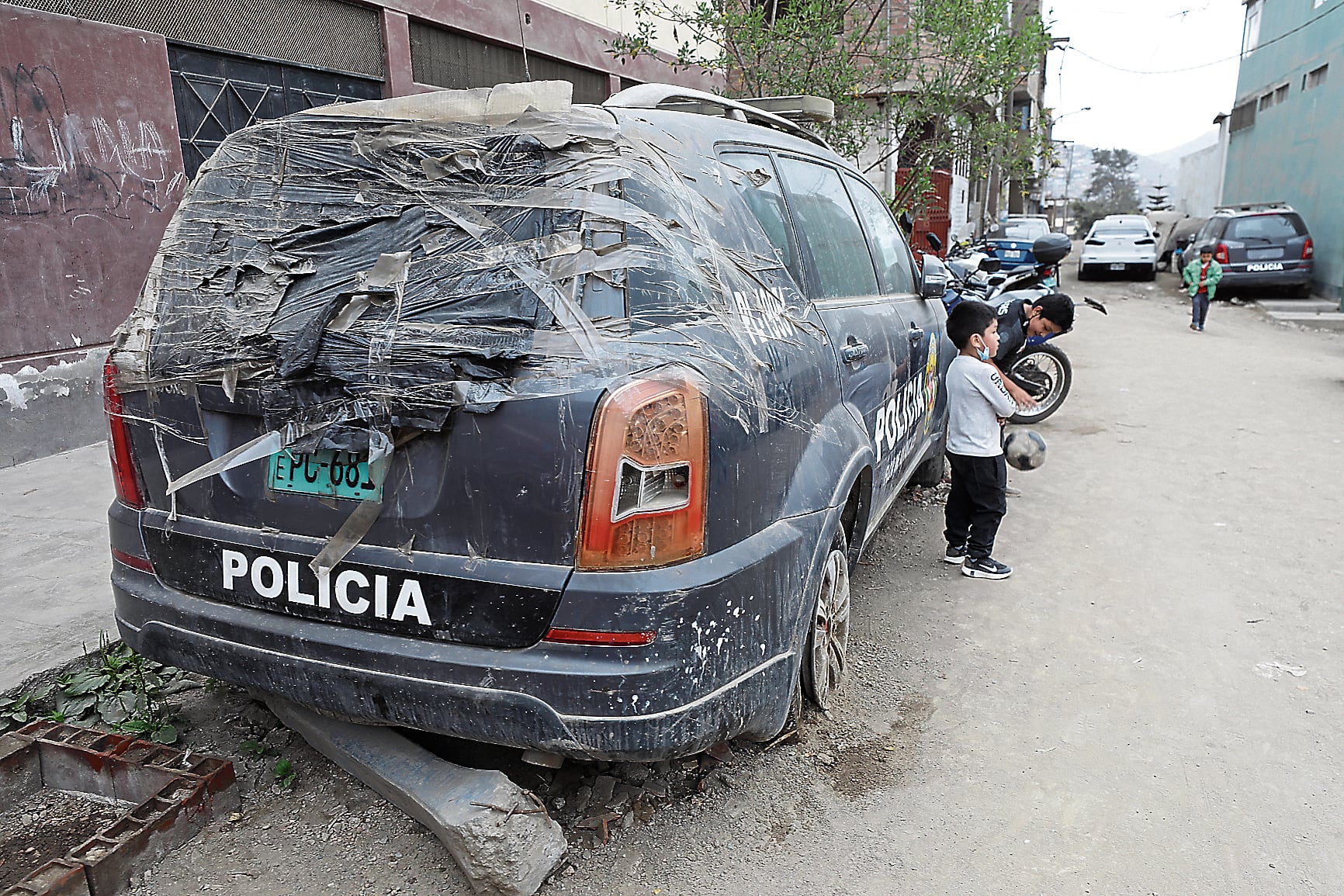 El 45.3% de la flota vehicular de las comisarías se encuentra inoperativa, según Defensoría. Foto: Julio Reaño/@photo.gec