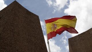 España congelará sueldo de burócratas en 2014