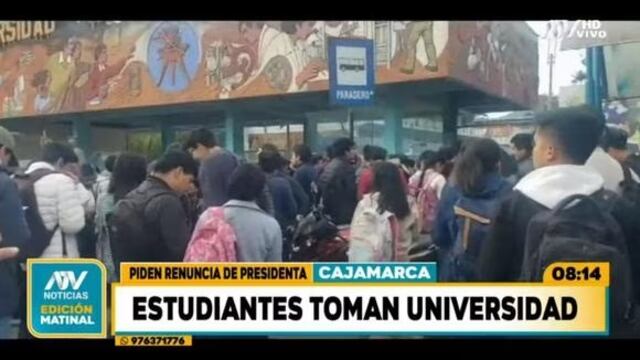 Estudiantes toman la Universidad de Cajamarca pero mayoría pide ingresar al campus